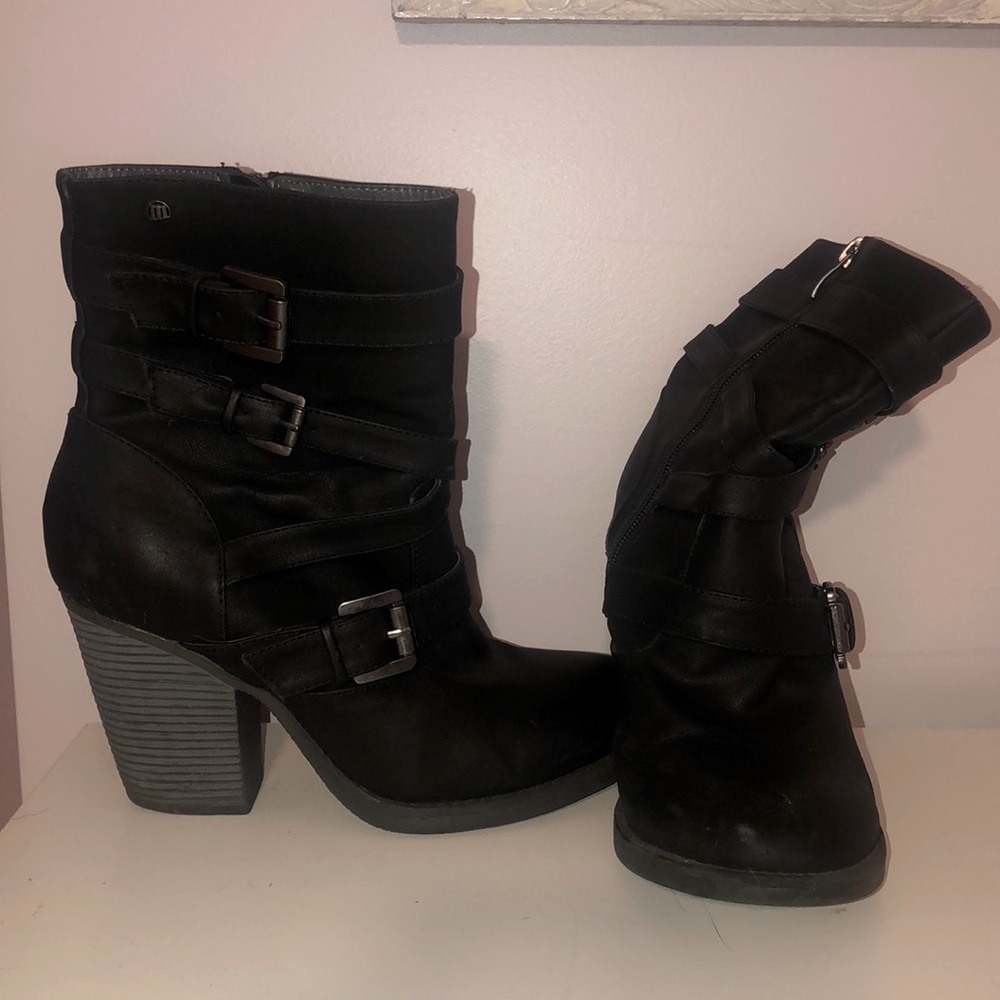 MTNG Black Buckle Boots